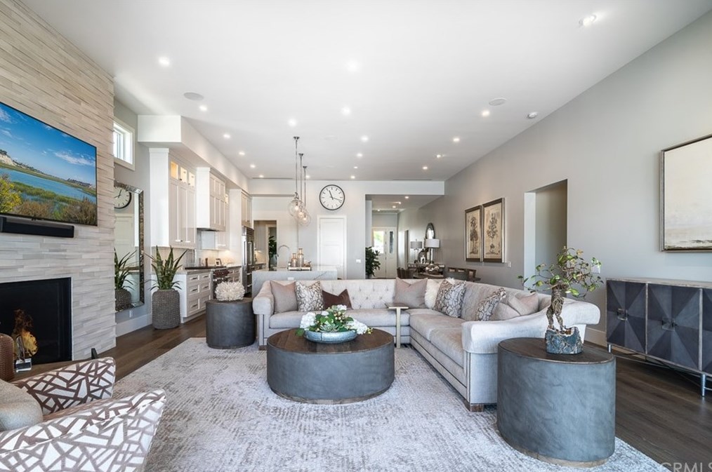 1737 Park St, Huntington Beach CA  92648-2732 exterior