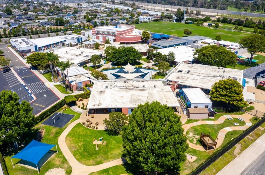 19931 Lexington Ln, Huntington Beach CA  92646-4323 exterior