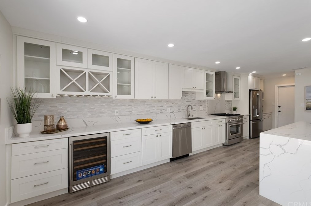 1 Satinwood Way, Irvine CA  92612-2111 exterior