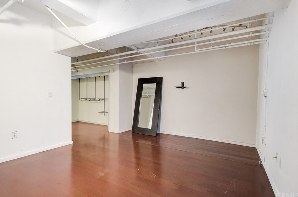 1130 Flower St, Los Angeles CA  90015-2139 exterior