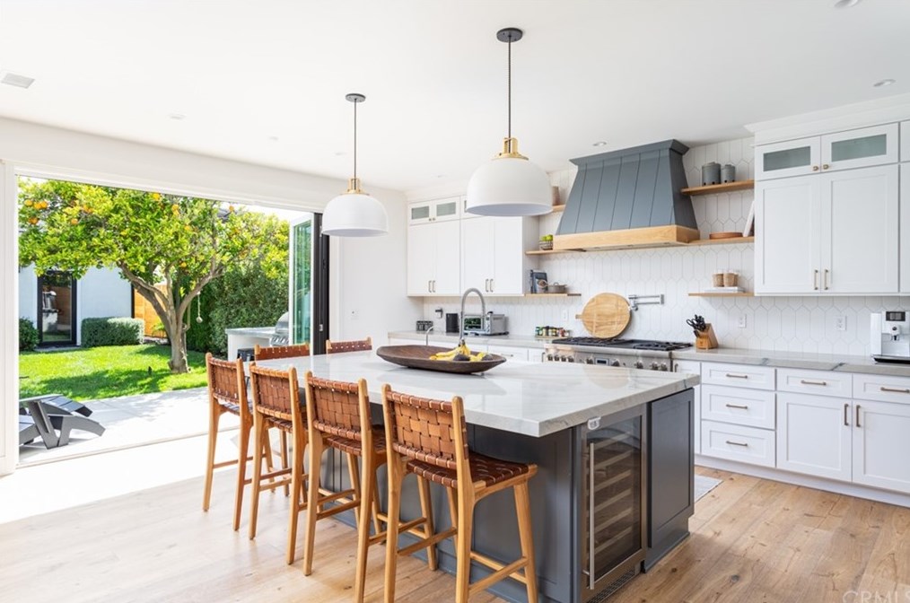 477 Magnolia St, Costa Mesa CA  92627-2301 exterior