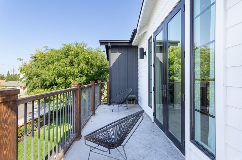 477 Magnolia St, Costa Mesa CA  92627-2301 exterior