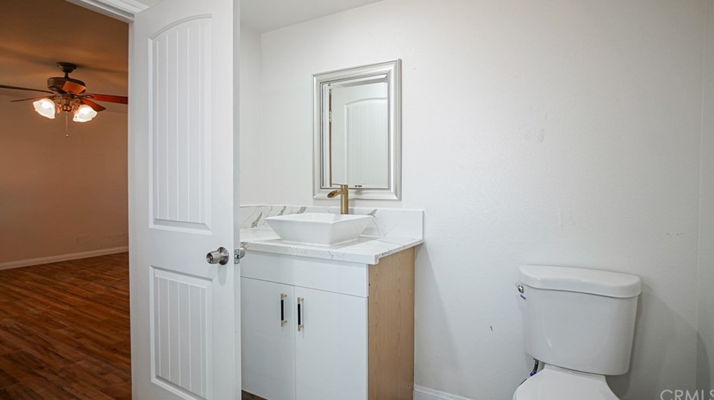 8687 9th Ave, Hesperia CA  92345-3962 exterior