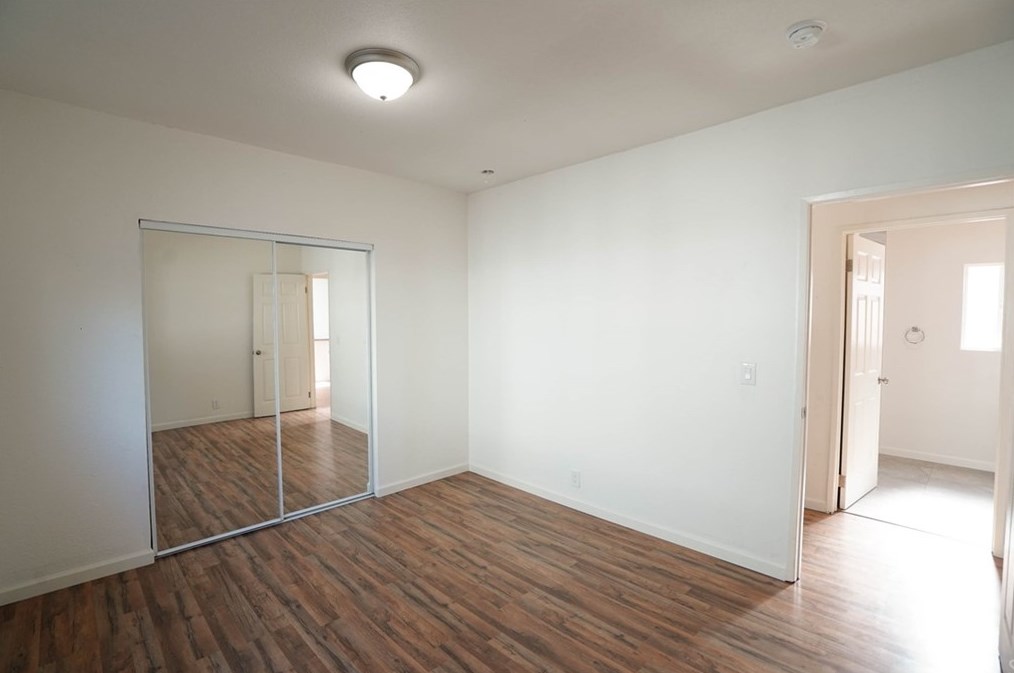 626 35th St, Los Angeles CA  90007-3411 exterior