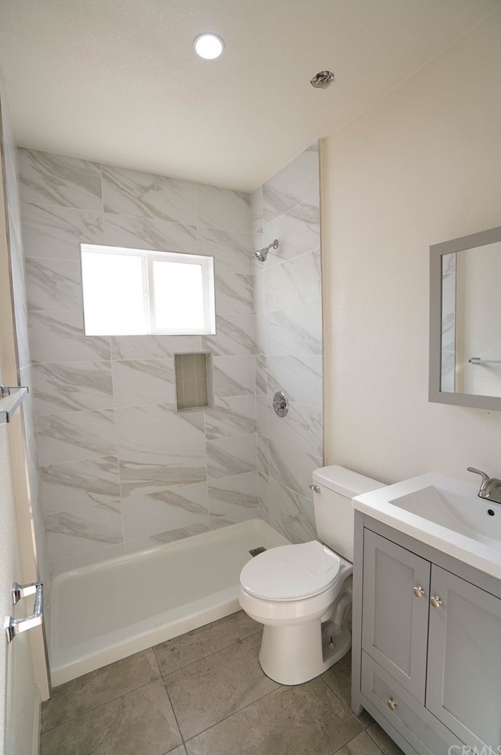 626 35th St, Los Angeles CA  90007-3411 exterior