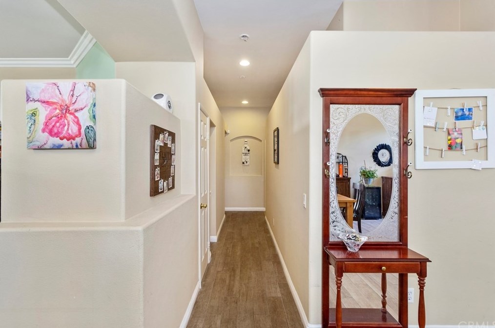 39528 Montebello Way, Murrieta CA  92563-7333 exterior