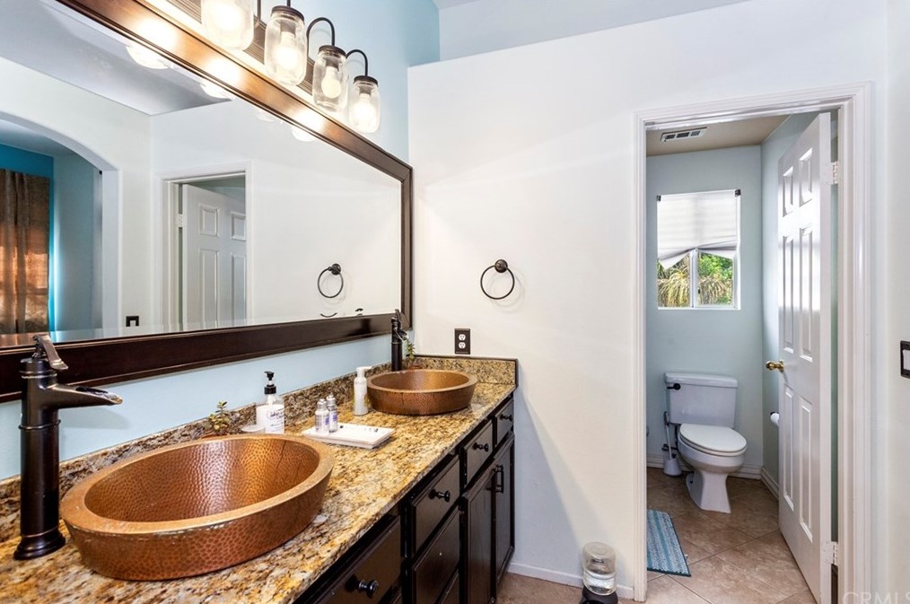 39528 Montebello Way, Murrieta CA  92563-7333 exterior