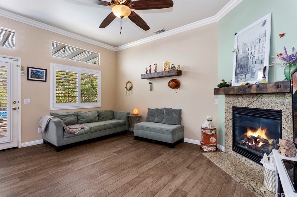 39528 Montebello Way, Murrieta CA  92563-7333 exterior
