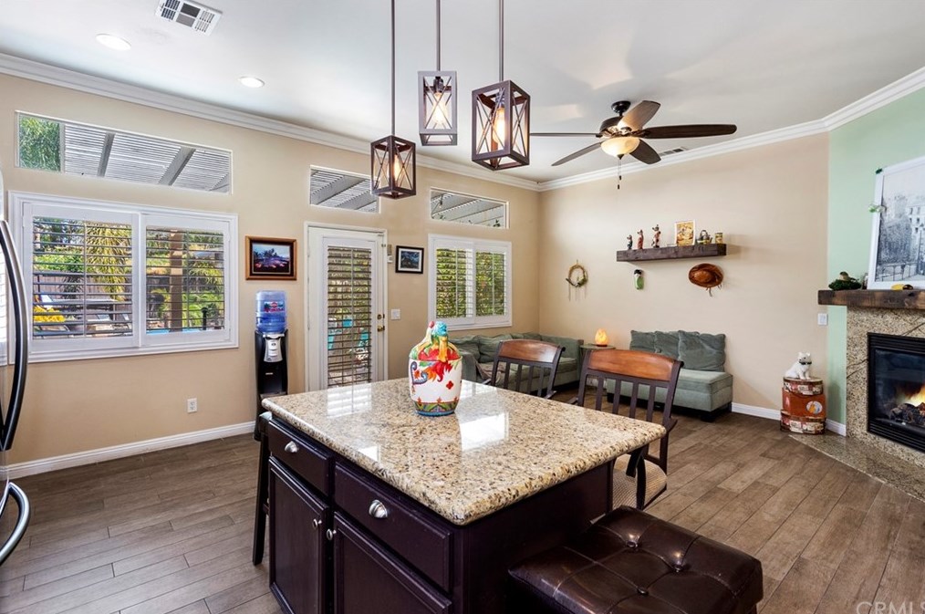 39528 Montebello Way, Murrieta CA  92563-7333 exterior