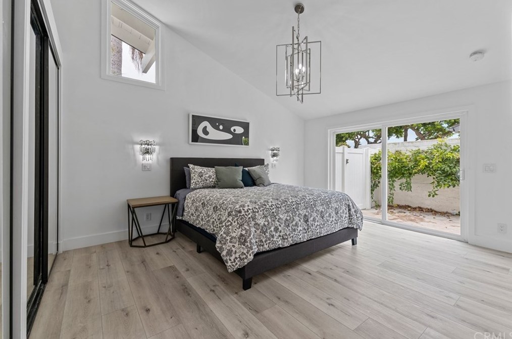 9002 Five Harbors Dr, Huntington Beach CA  92646-6303 exterior