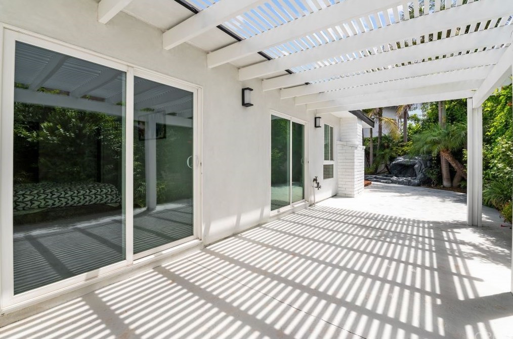 9002 Five Harbors Dr, Huntington Beach CA  92646-6303 exterior