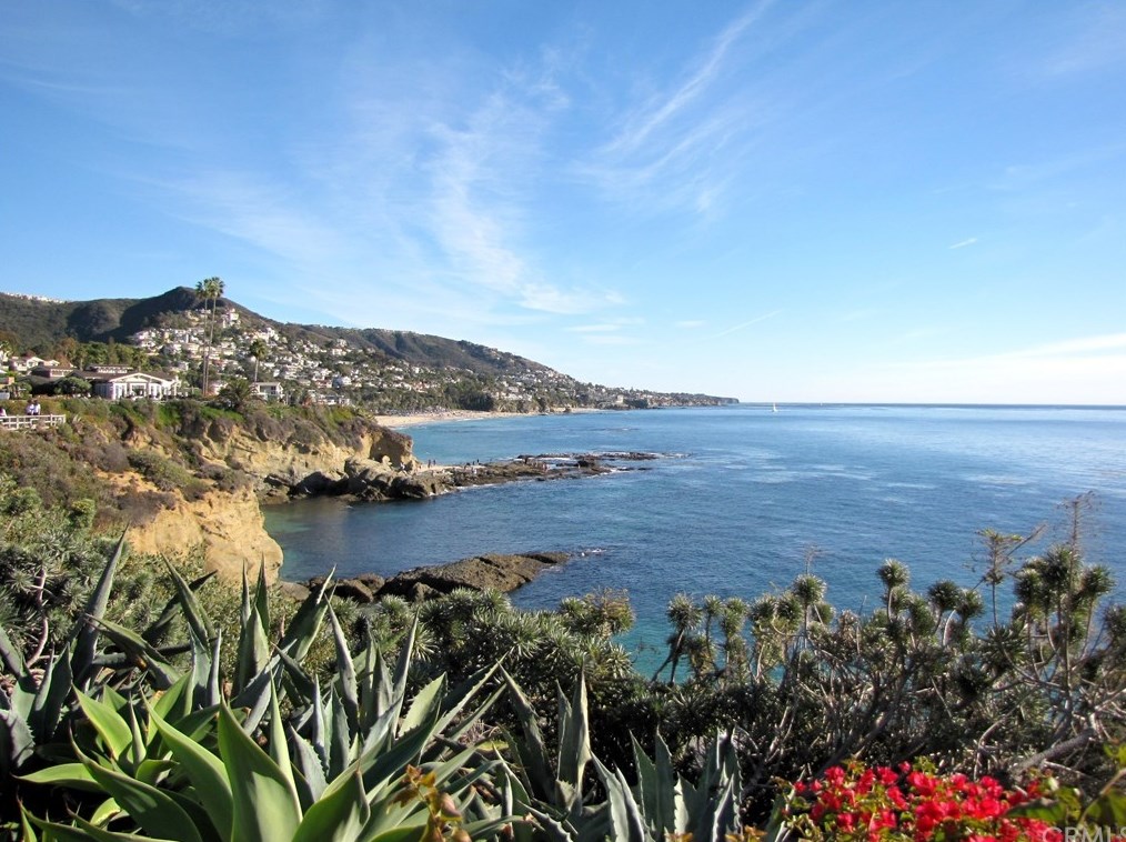 4015 Calle Sonora Oeste, Laguna Beach CA  92637-3214 exterior