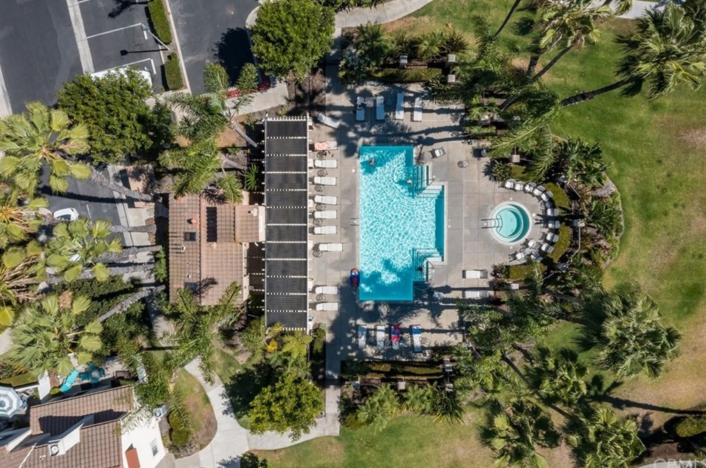 157 Chandon, Laguna Beach CA  92677-5733 exterior