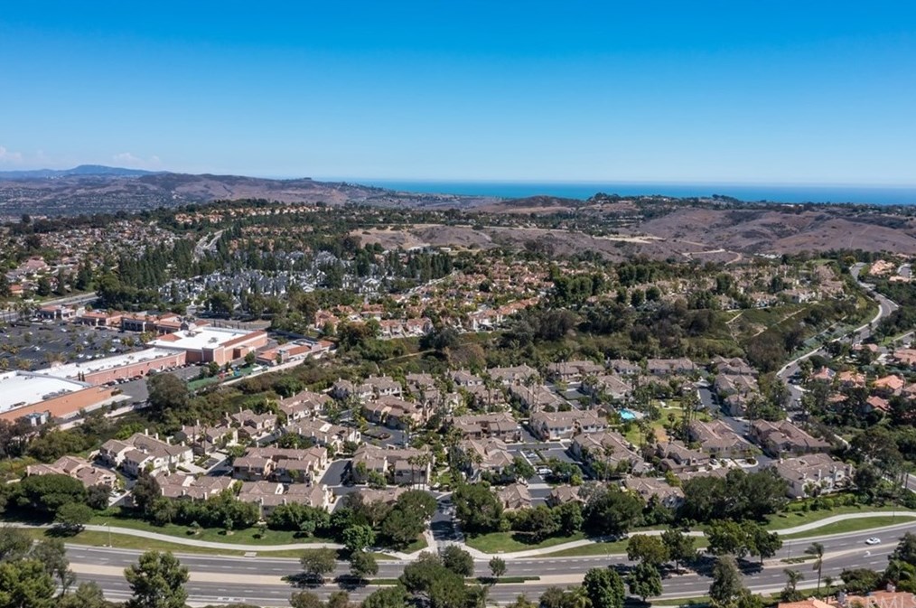 157 Chandon, Laguna Beach CA  92677-5733 exterior