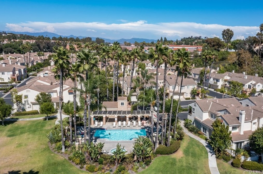 157 Chandon, Laguna Beach CA  92677-5733 exterior