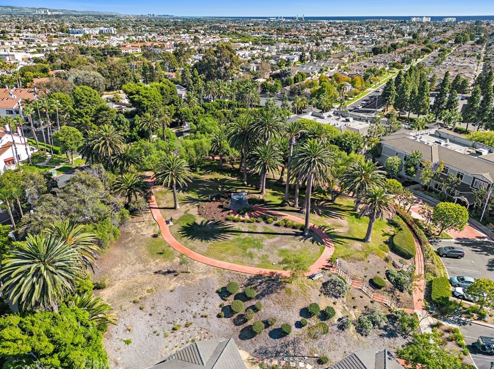 7262 Yellowtail Dr, Huntington Beach CA  92648-2471 exterior