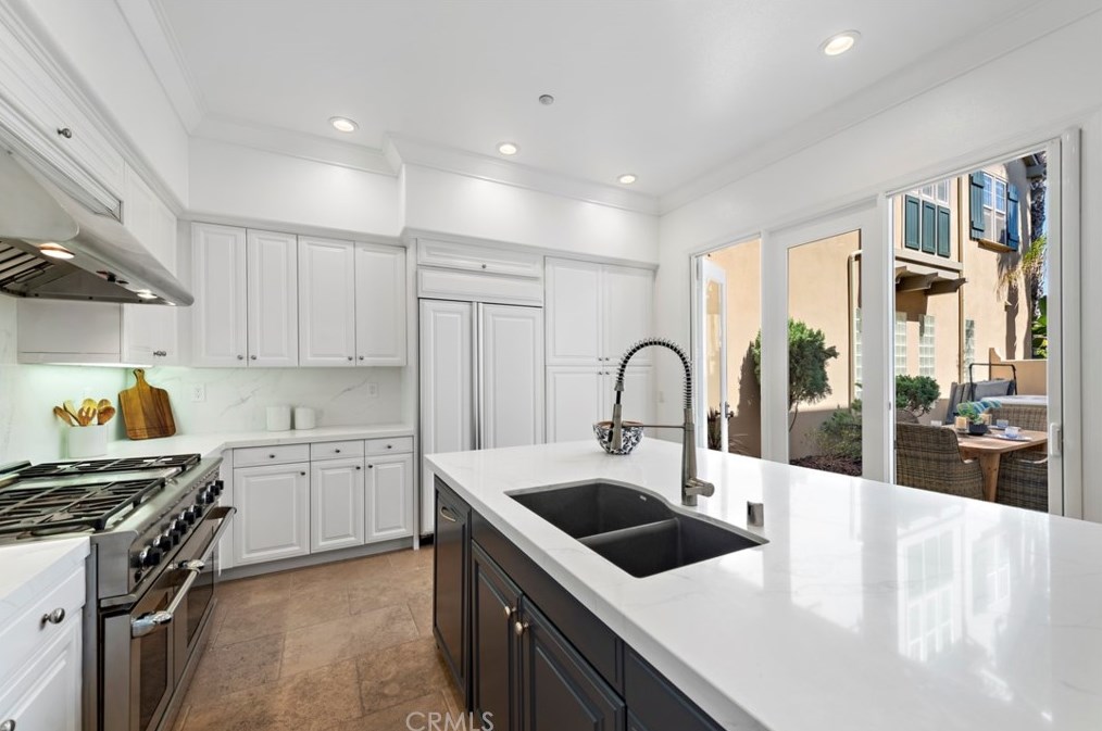 21323 Andalucia Ln, Huntington Beach CA  92648-5745 exterior