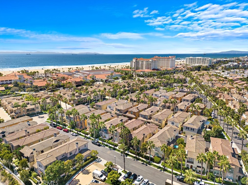 21323 Andalucia Ln, Huntington Beach CA  92648-5745 exterior