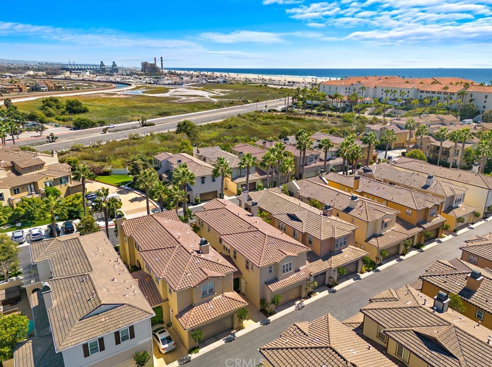 21323 Andalucia Ln, Huntington Beach CA  92648-5745 exterior