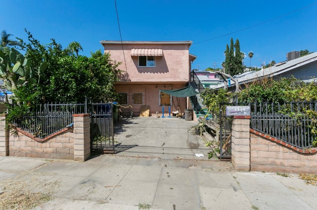 6249 Meridian St, Los Angeles CA  90042-2839 exterior