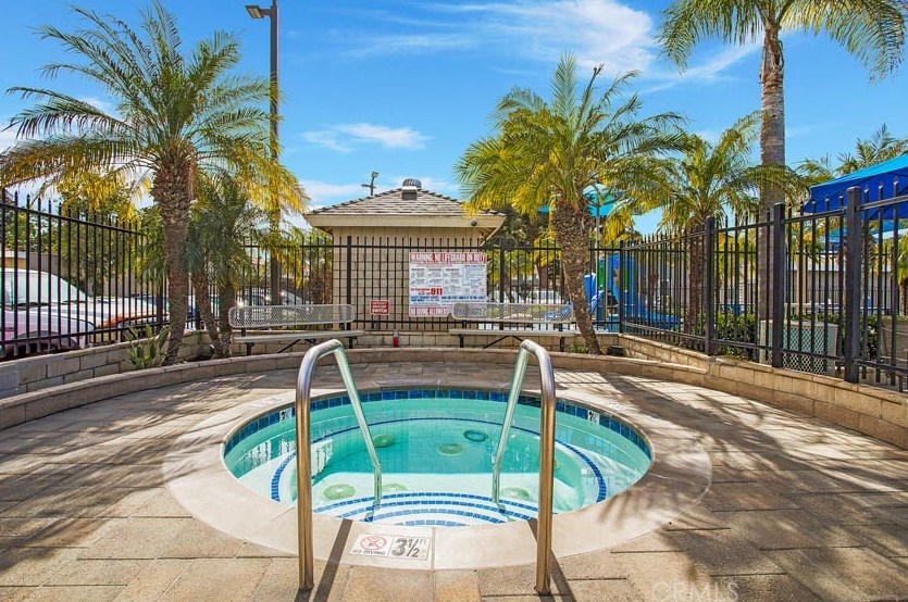 9864 Continental Dr, Huntington Beach CA  92646-4241 exterior