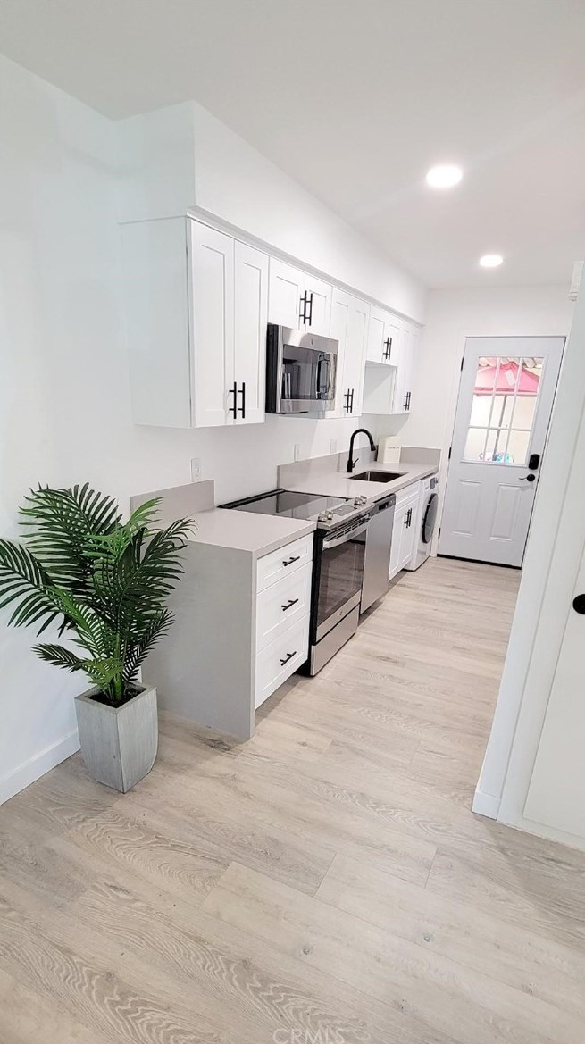 9864 Continental Dr, Huntington Beach CA  92646-4241 exterior