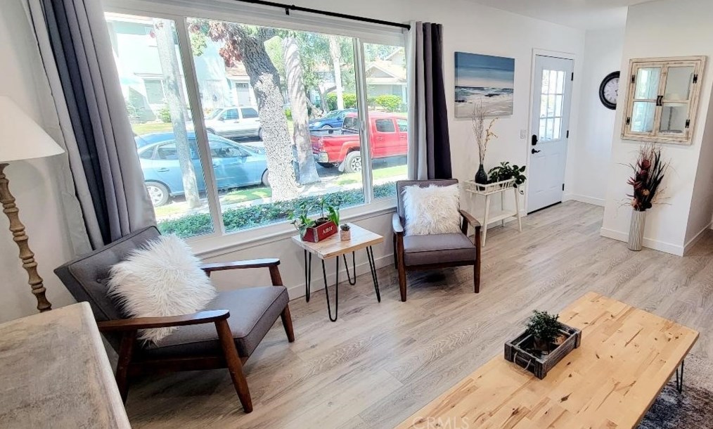 9864 Continental Dr, Huntington Beach CA  92646-4241 exterior