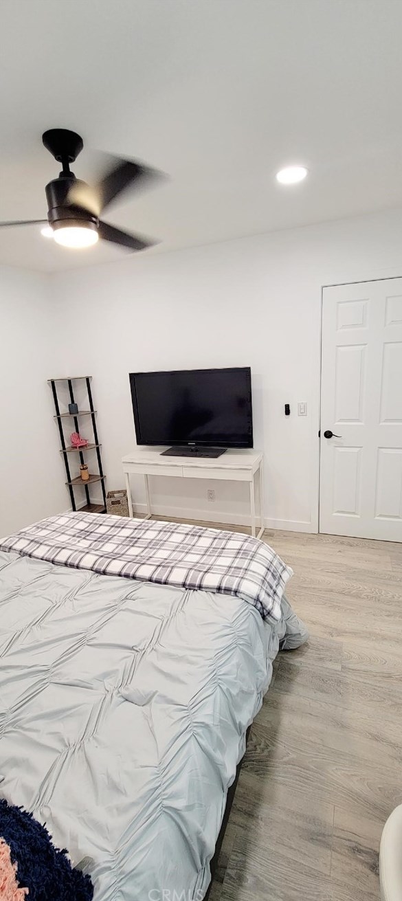 9864 Continental Dr, Huntington Beach CA  92646-4241 exterior