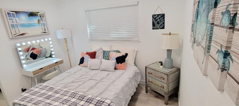 9864 Continental Dr, Huntington Beach CA  92646-4241 exterior