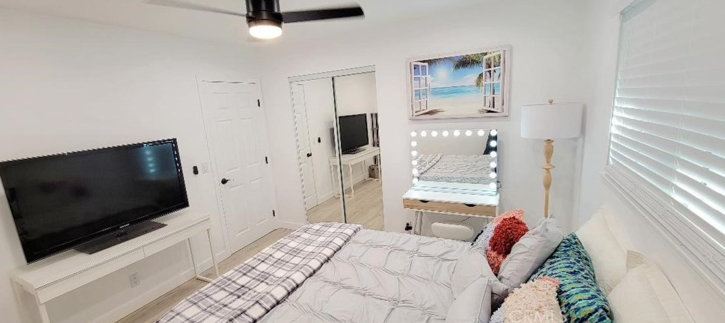 9864 Continental Dr, Huntington Beach CA  92646-4241 exterior