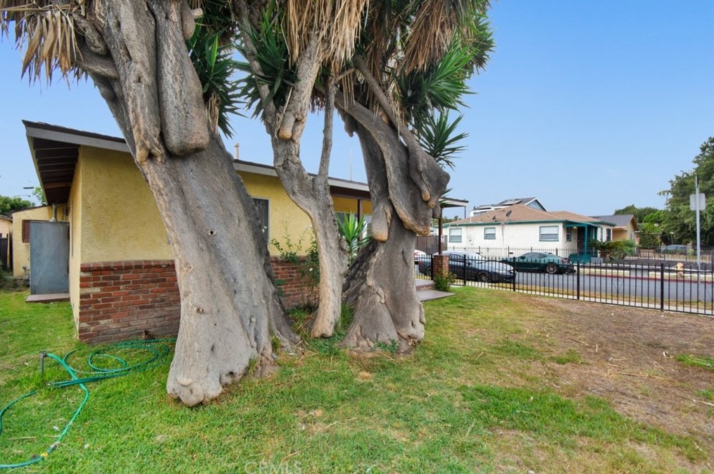 10606 Mckinley Ave, Los Angeles CA 90011-3144 exterior