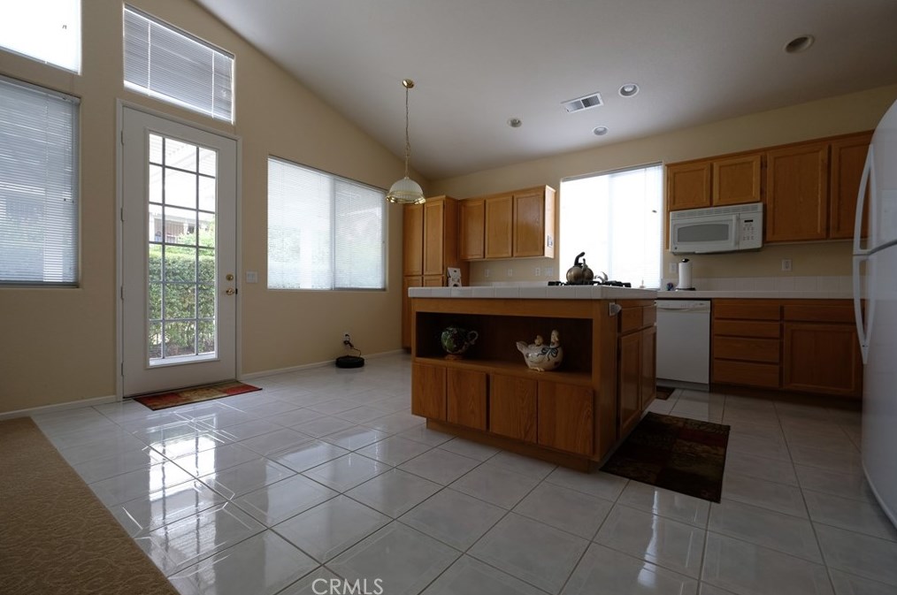 23794 Via Compadres, Murrieta CA 92562-5545 exterior