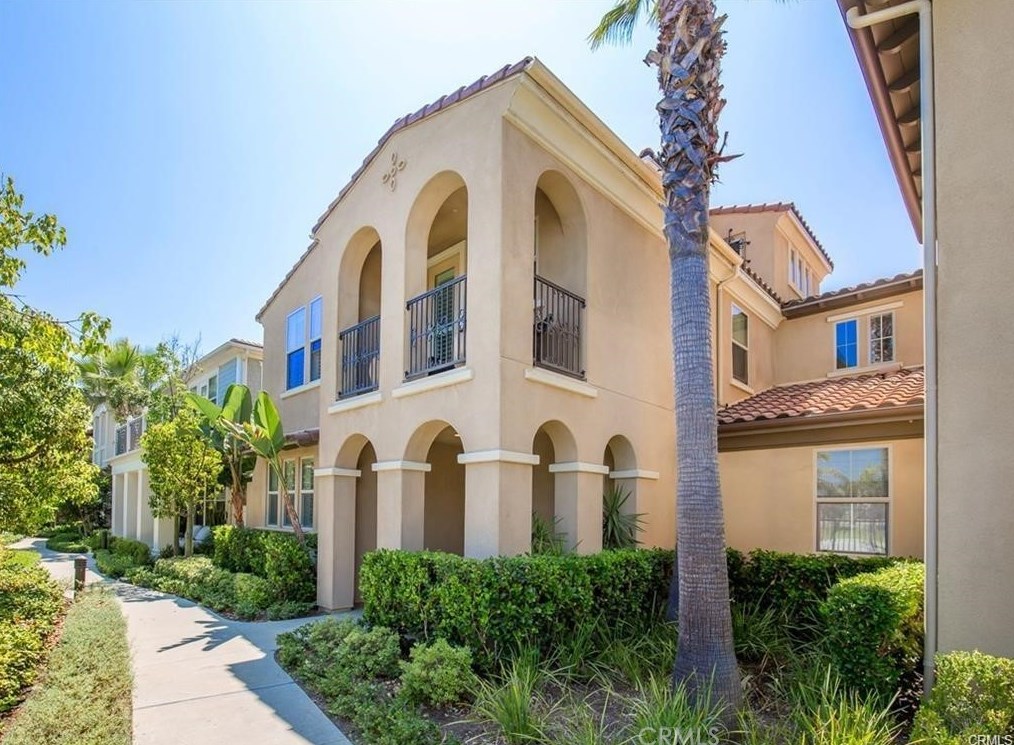 8407 Noelle Dr, Huntington Beach CA  92646-6927 exterior