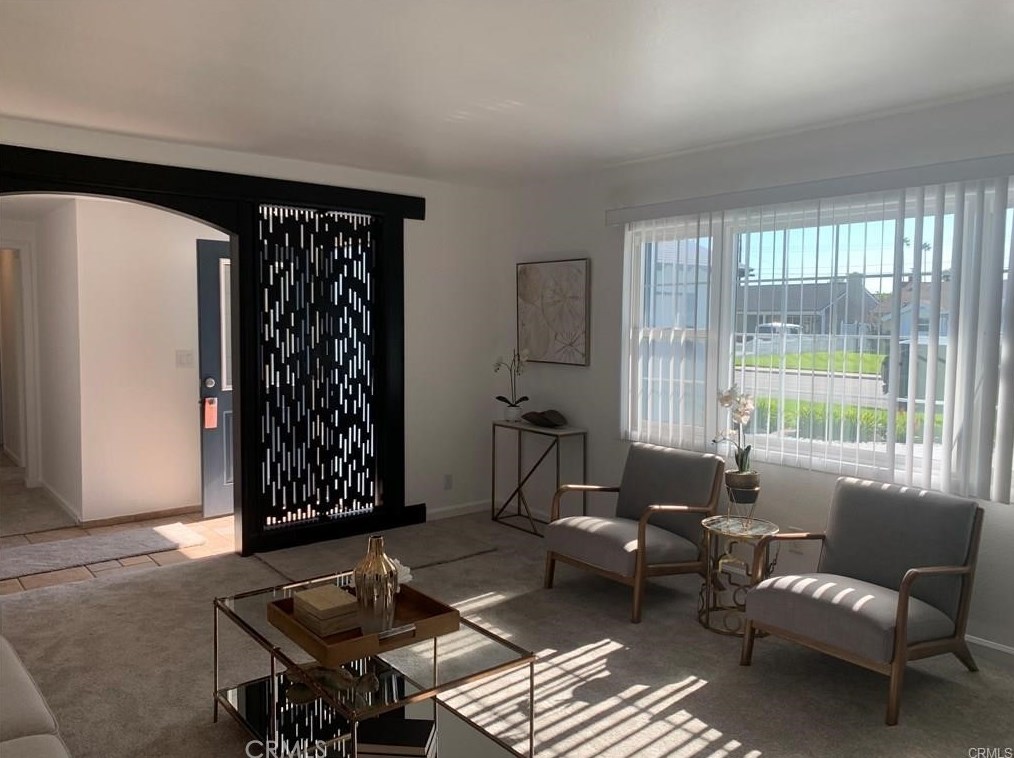 17102 Kampen Ln, Huntington Beach CA  92647-6016 exterior