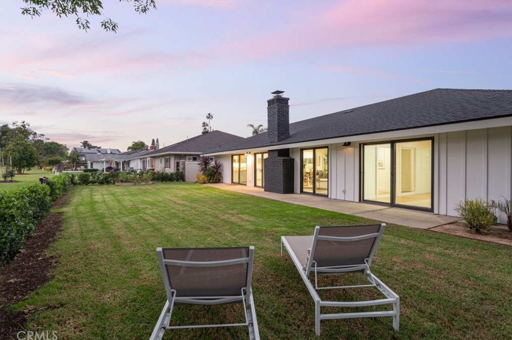 3007 Country Club Dr, Costa Mesa CA  92626-2341 exterior