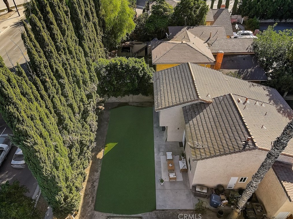 18229 Friar St, Los Angeles CA  91335-7034 exterior