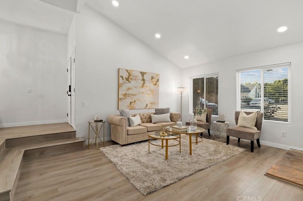 18229 Friar St, Los Angeles CA  91335-7034 exterior