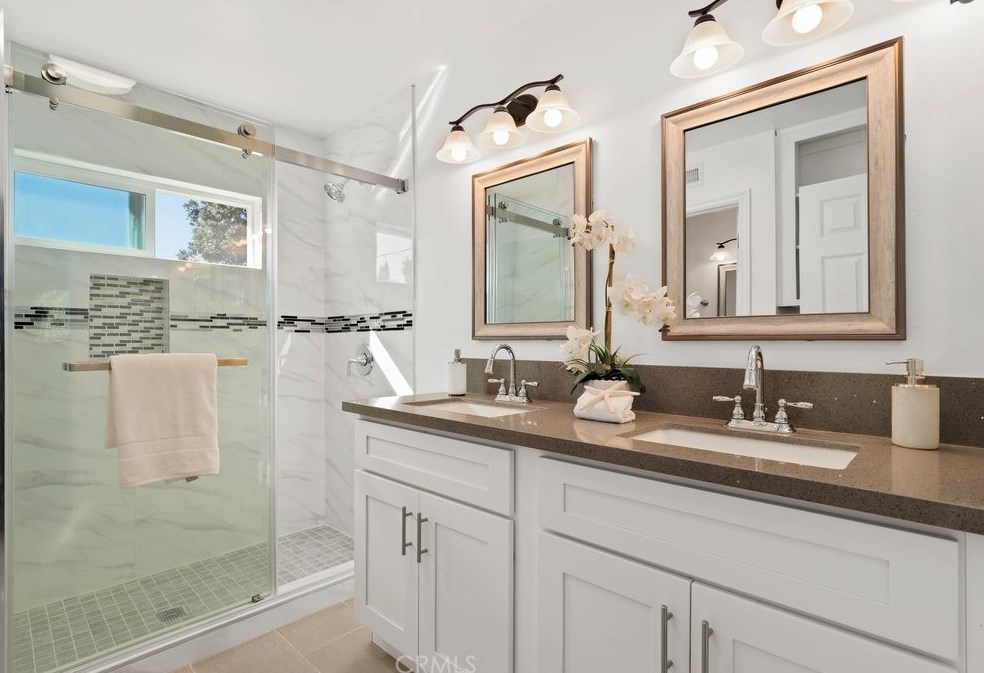 18229 Friar St, Los Angeles CA  91335-7034 exterior