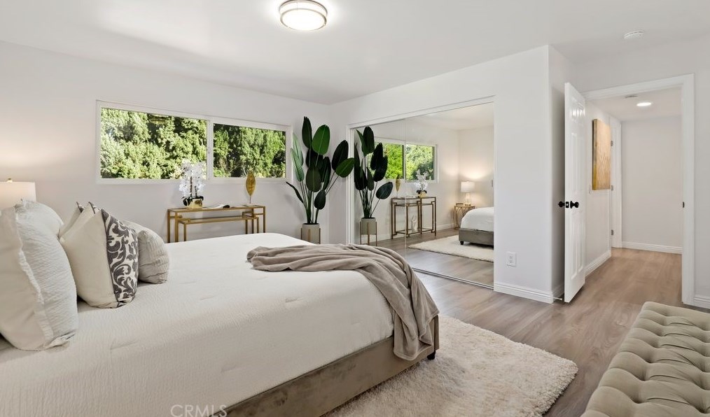 18229 Friar St, Los Angeles CA  91335-7034 exterior