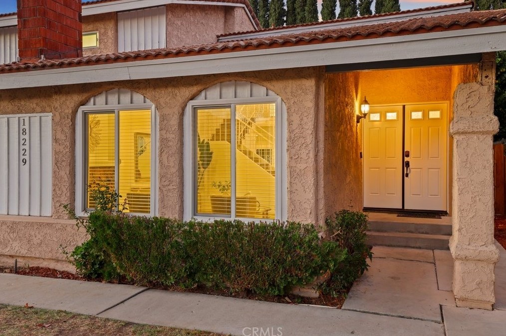 18229 Friar St, Los Angeles CA  91335-7034 exterior