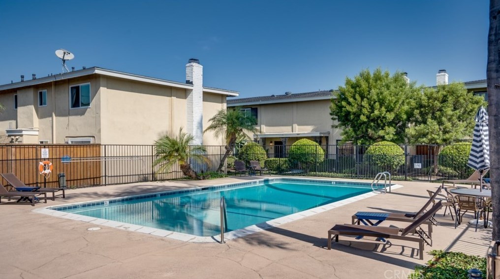 2400 Elden Ave, Costa Mesa CA  92627-1328 exterior