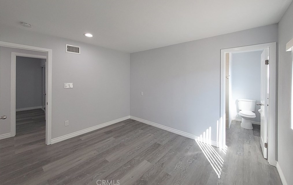 16542 Hart Cir, Huntington Beach CA  92647-4815 exterior