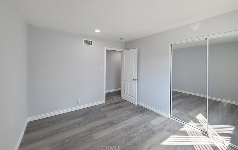 16542 Hart Cir, Huntington Beach CA  92647-4815 exterior