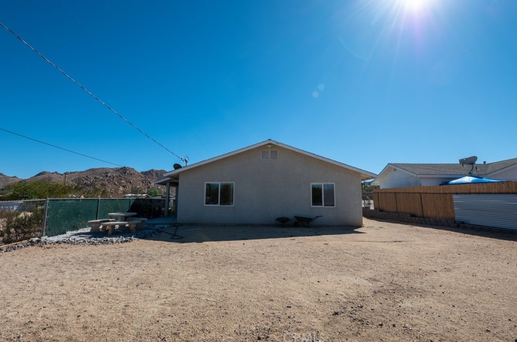 61836 Grand View Cir, Joshua Tree CA  92252-2563 exterior