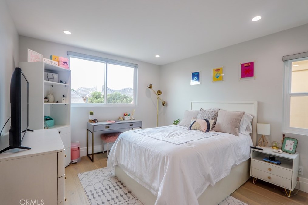 6225 Greenbrier Dr, Huntington Beach CA  92648-5545 exterior