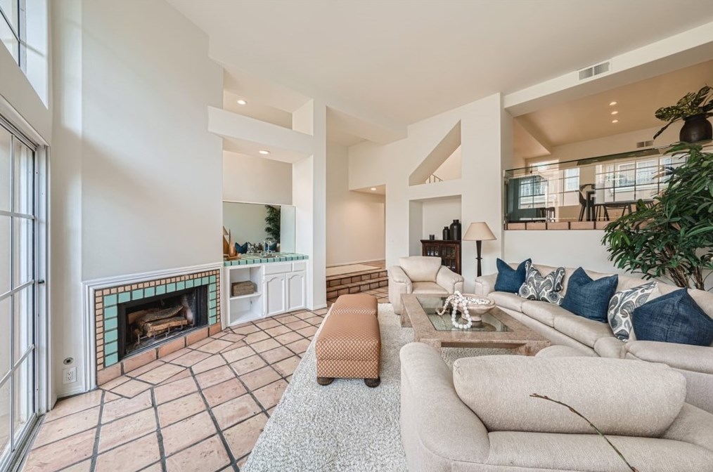 19291 Wingedfoot Cir, Huntington Beach, CA 92648