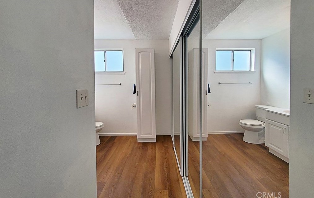 16552 Hart Cir, Huntington Beach CA  92647-4815 exterior