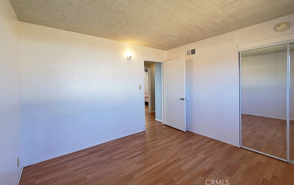 16552 Hart Cir, Huntington Beach CA  92647-4815 exterior