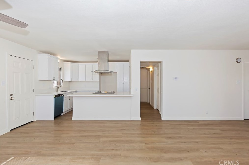 14063 Quinnault Rd, Apple Valley CA  92307-4252 exterior