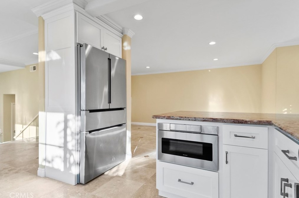 19245 Seabrook Ln, Huntington Beach CA  92648-5521 exterior